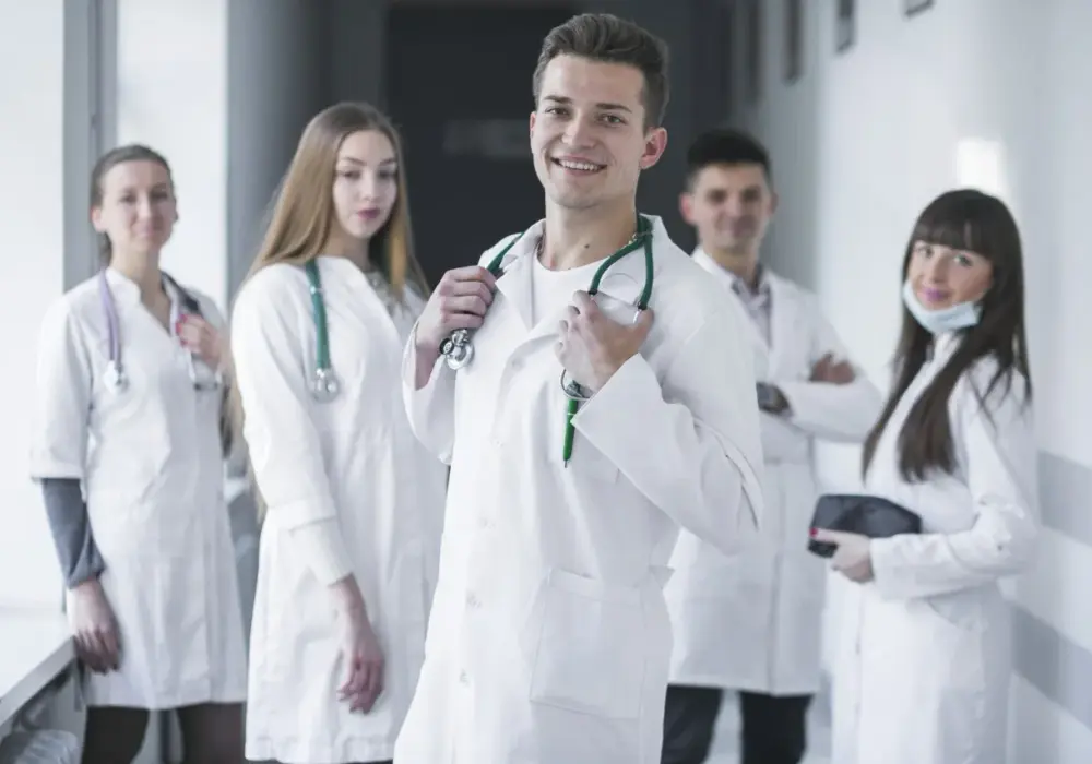 Ile zarabia lekarz w Niemczech? Prawda o zarobkach i wyzwaniach pracy za granicą