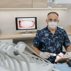 Stomatologia co na NFZ: Jak skorzystać z darmowej opieki dentystycznej?