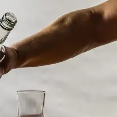 Jak rozpoznać objawy padaczki alkoholowej i uniknąć powikłań