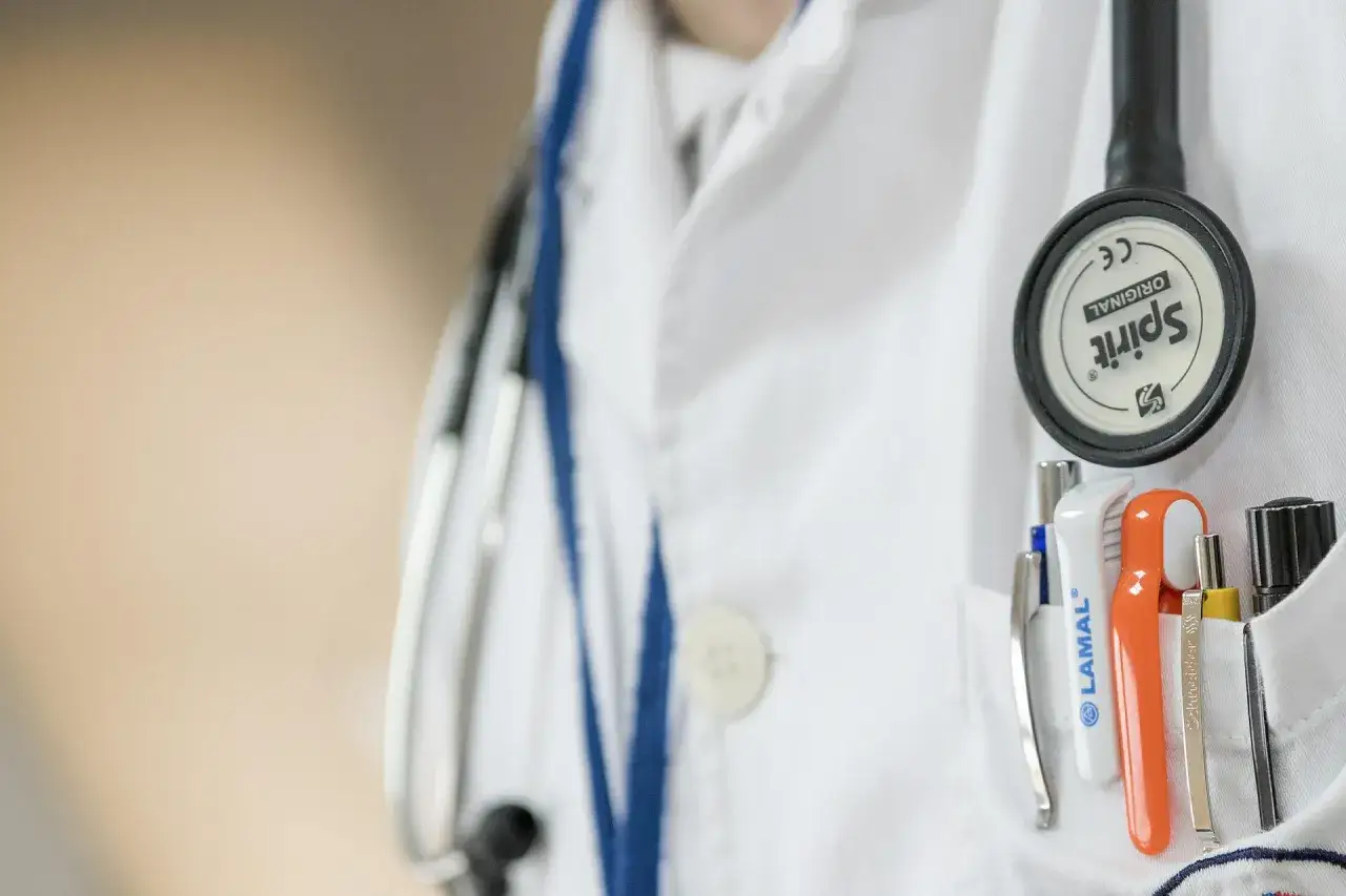 Zdjęcie Jak poprosić lekarza o zwolnienie i uniknąć nieporozumień – praktyczne wskazówki