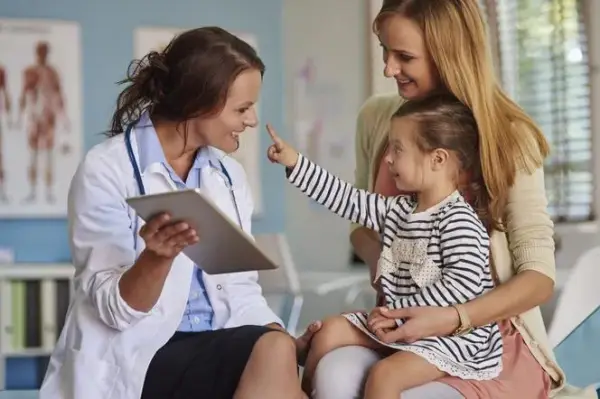 Lekarz rodzinny kto to? Obowiązki, korzyści i rola w opiece zdrowotnej