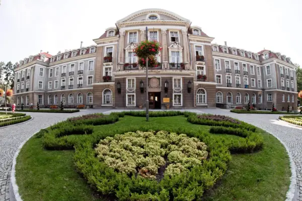 Gdzie NFZ Białystok kieruje do sanatorium? Lista placówek i procedura skierowania